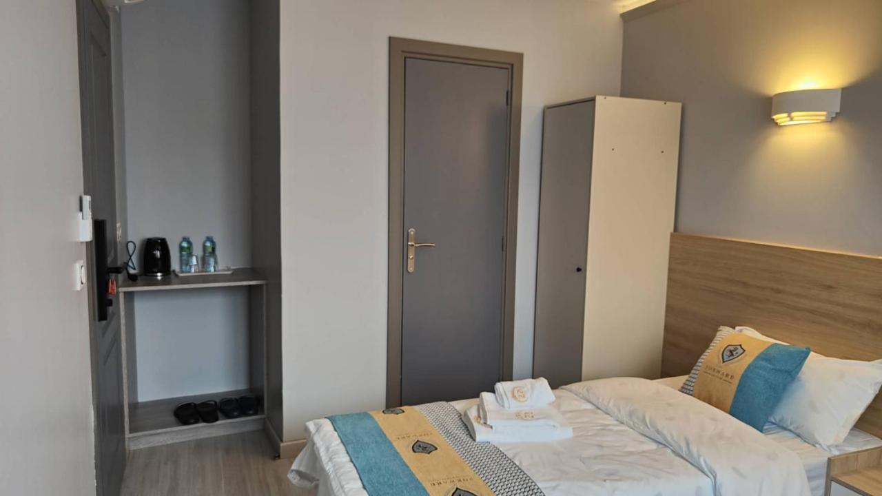 Chambre Pour 2 Personnes Avec Lit Separe Dans La Banlieue Parisienne 邦迪 外观 照片