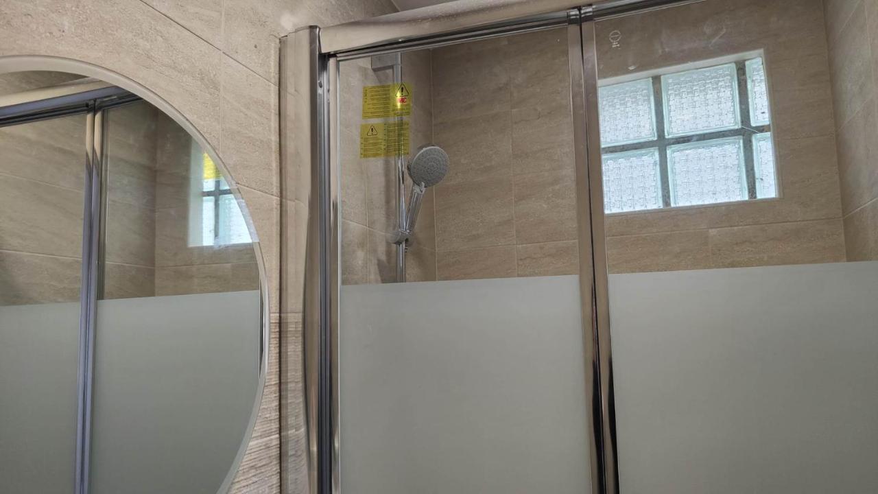 Chambre Pour 2 Personnes Avec Lit Separe Dans La Banlieue Parisienne 邦迪 外观 照片